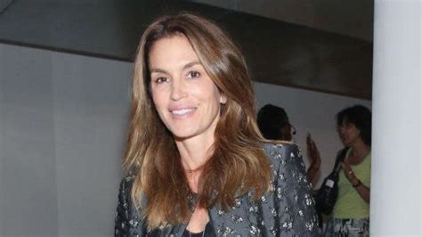 Cindy Crawford, 58, flaunts bikini body with Rande Gerber in。